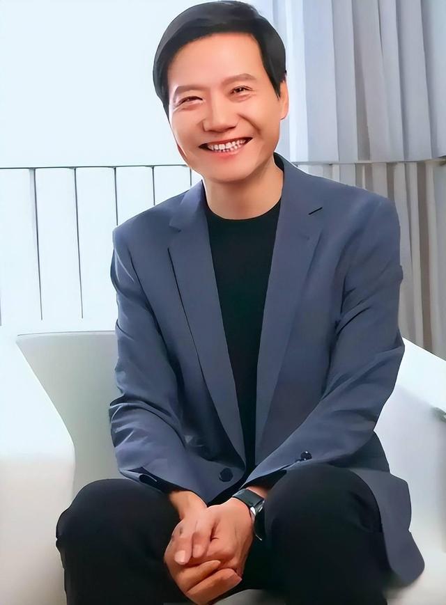 风向变了？官媒接连锐评，没给雷军留一丝体面，董明珠话有人信了