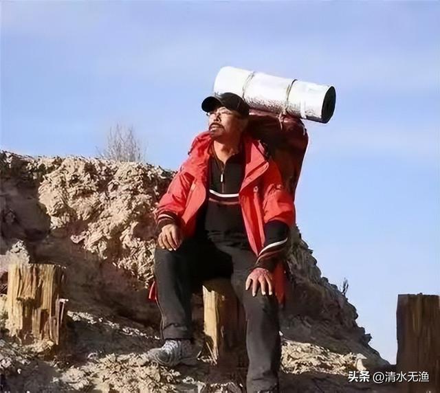 他徒步成功穿越罗泊布，活着的传奇人物，余纯顺曾是他的偶像