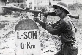 越南视角：中越战争越军标志性照片，里面的军人是谁？图片