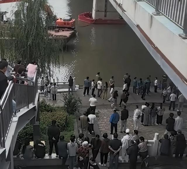 新郎被逼跳江后续，知情人曝原因，女方坐地起价，200000仍不满足