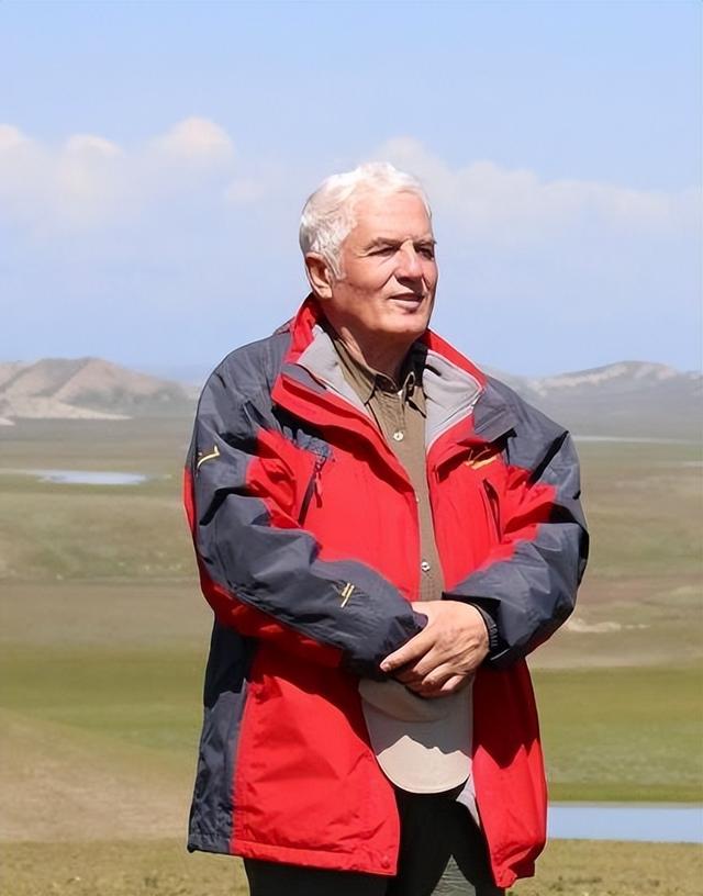 洋人弃婴被中国夫妻收养，后成中国顶级地质学家，最讨厌被叫老外