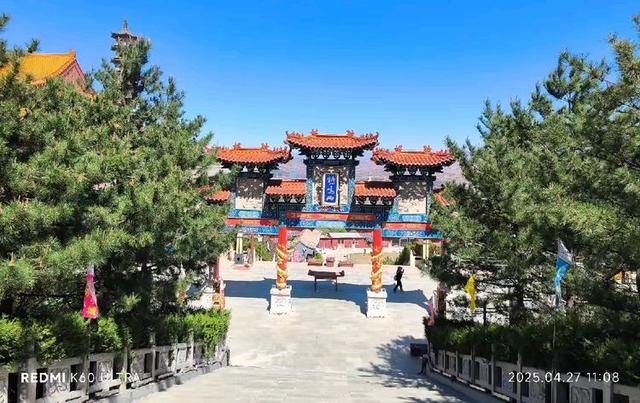 到河北张家口登鸡鸣山