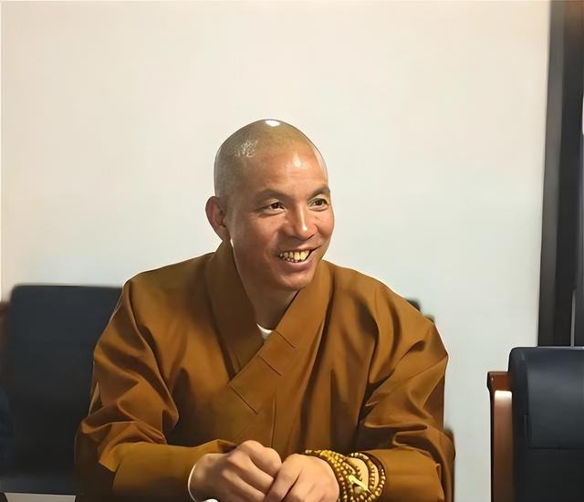 释永信翻车，最惨的不是他，而是那个捐了46亿、剃度出家的蔡志忠