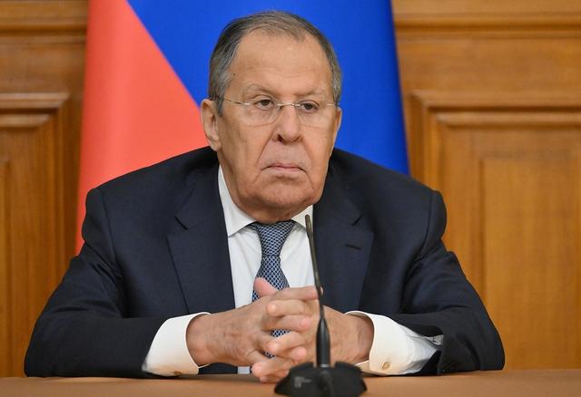 赶在解放军围台前，俄外长表态：若台海爆发冲突，俄支持中国统一