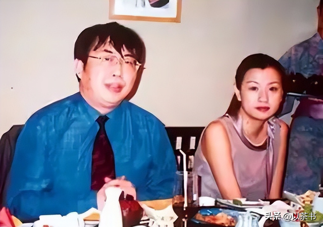 原来她们是聂卫平妻子，第一任棋手，第二任王刚妹妹 第三任最特别