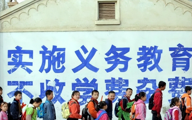 若不搬走这“三座大山”，中国人口总数，将在2056年被老美反超