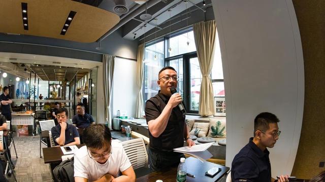行业首个！鉴衡发布光伏组件清扫机器人检测认证方案