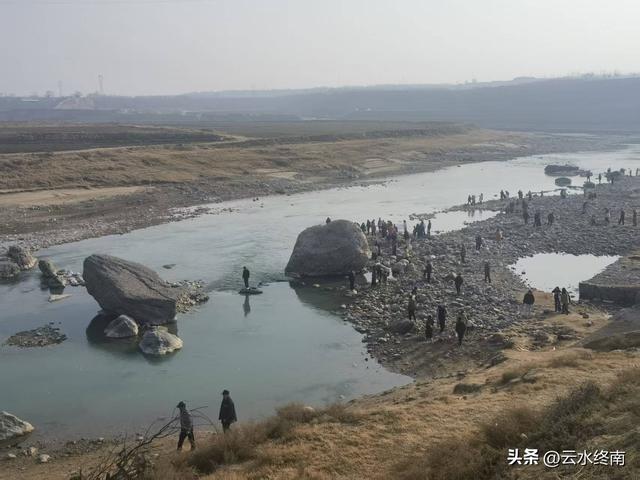 咸阳这地方不要去了！景色就这，到地方还要走1小时，还堵得不行