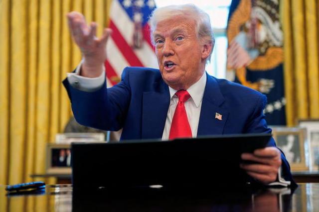 卡住美国军工脖子！中国一夜制裁20家美企，美国为何罕见认怂？