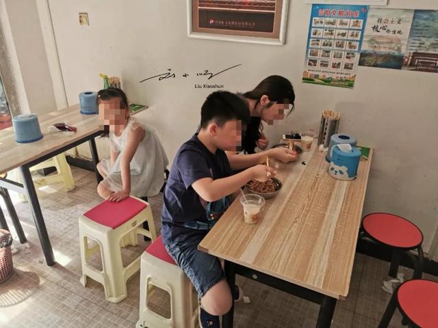 河南唯一的“热干面之城”？满满湖北味，游客直呼以为到湖北了