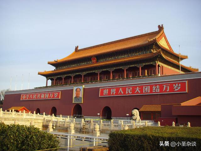 北京设有正厅级的天安门地区管委会，负责牵头天安门地区管理工作