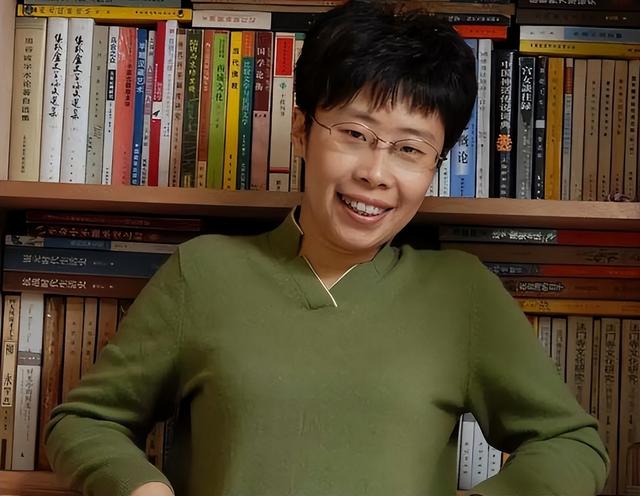 北大才女蒙曼50岁仍未婚，被问最想嫁给谁，她的回答却出人意料