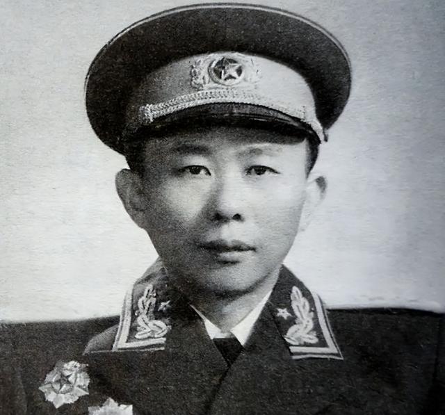 1958年苏联卫星脱轨，预计坠落中国，钱学森凭一道火光算出坠毁点