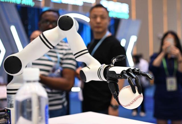 这家公司机器人20分钟售罄！生态复制苹果路，清华用它世界杯夺冠