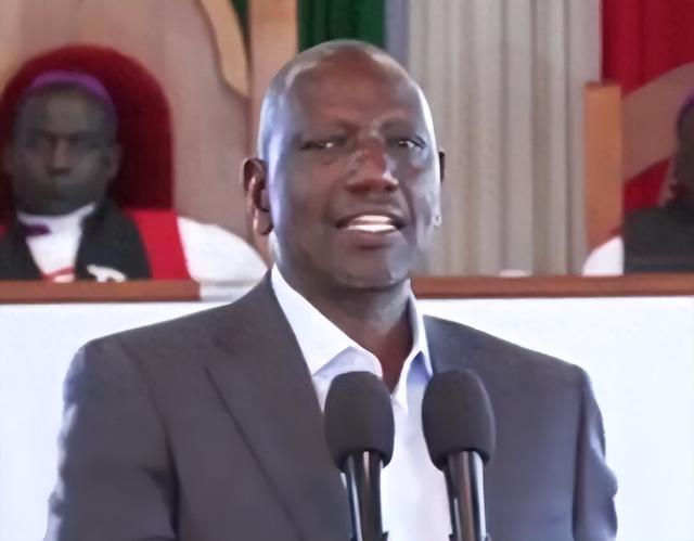 改完行程后	，王毅被高规格接待，中方坐上专车，美国威胁非洲小国