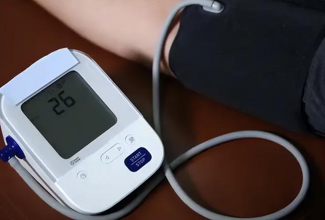 又一起吃降压药出事！医生苦劝：冬天吃降压药的人，要注意这8点