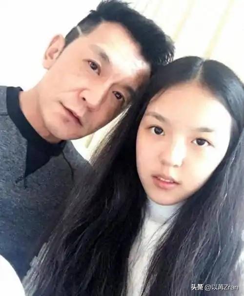 李咏也没想到，自己离世7年后，23岁的女儿就走上一条"不归路"