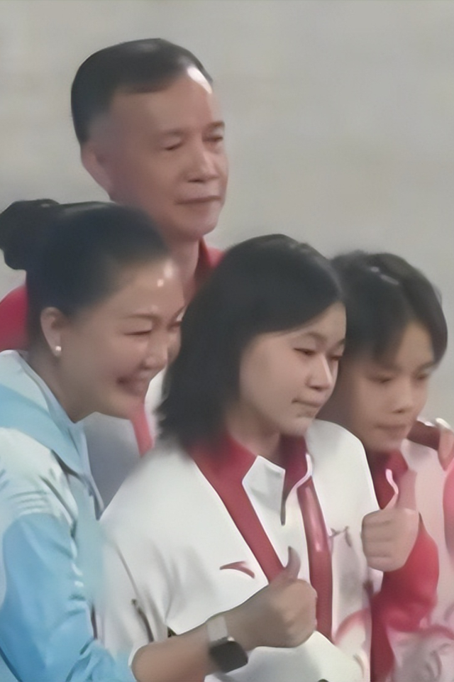 直到看到王伟莹“无奈透露”，才明白，原来婵宝魅力这么大