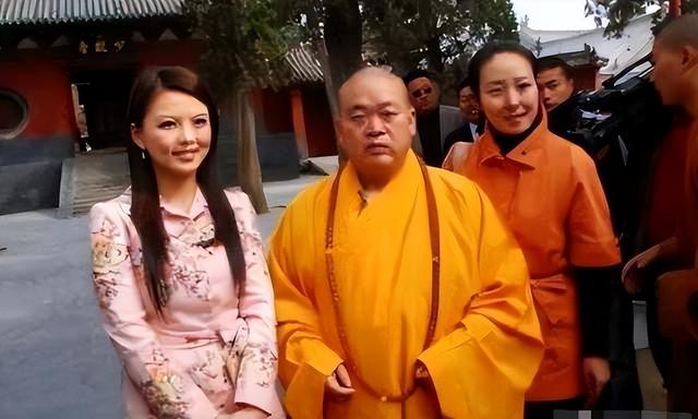 李湘不忍了！公开回应与释永信的真实关系，亲吻照的真相终于大白
