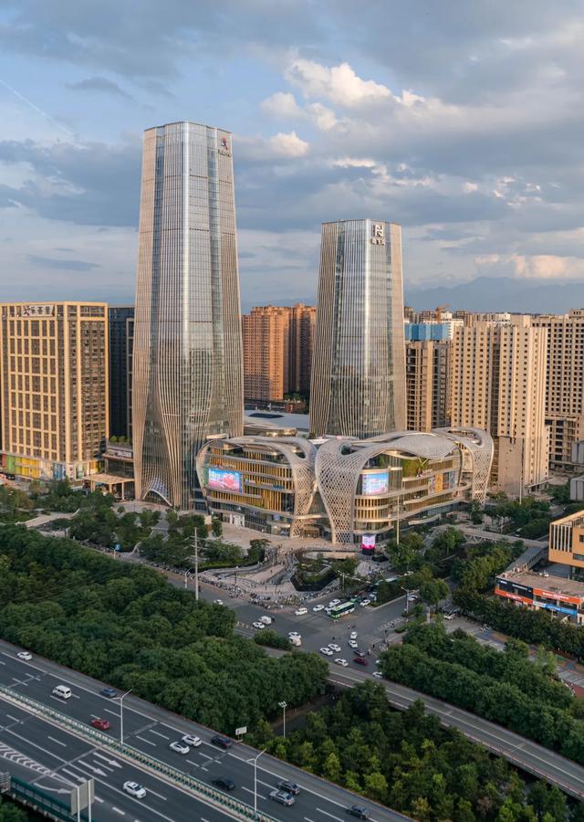 西安人厉害了！比“ 赛格”更好的商场，在西安出现了！