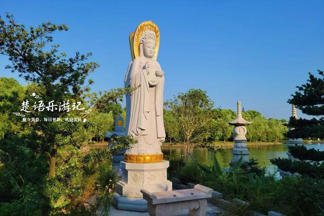 浙江宁波这个古村不靠山，却有浓郁的江南水乡意境，成为休闲胜地