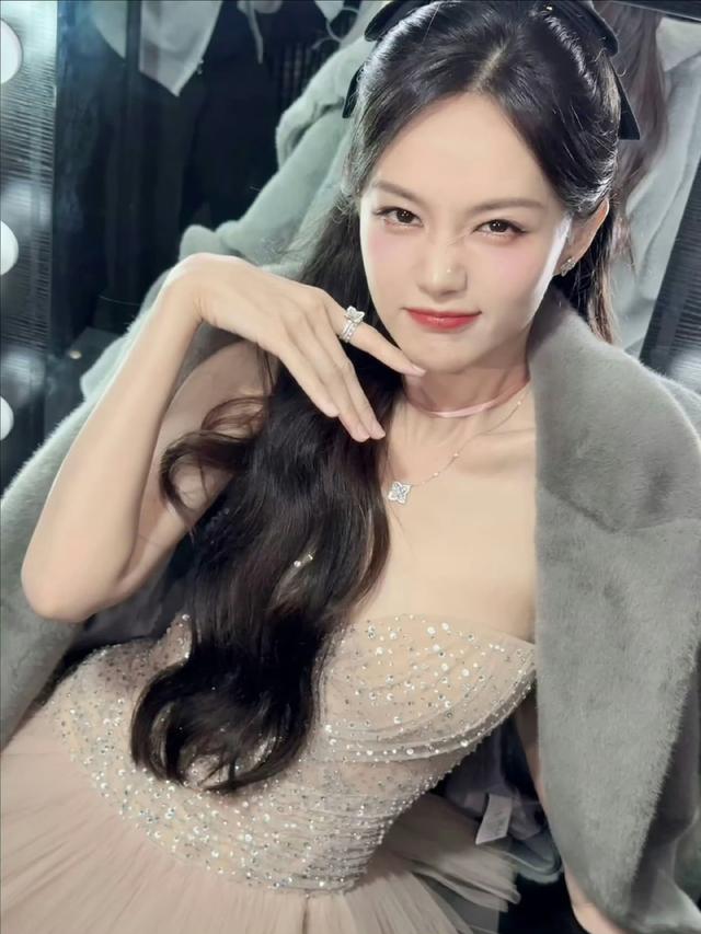 美图福利(17)，林允、杨幂、卢昱晓、宋雨琦、李一桐、孔雪儿