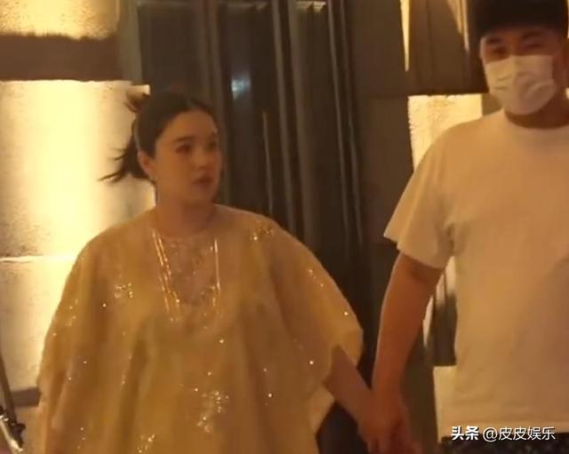 阚清子被曝生出畸形儿并且离世不到24小时，"恶心"的一幕就发生了