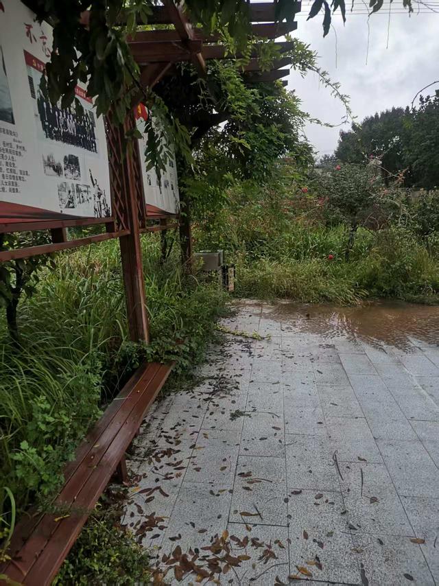 谒新密乔地李宗华烈士塑像（外一首）