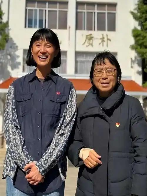 她被骂“陪睡上位”，后被封为“性感欲女”，得奖后当众怒怼海清
