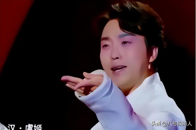 善恶终有报！47岁“跌落神坛”的李玉刚	，终是活成了“跳梁小丑	”