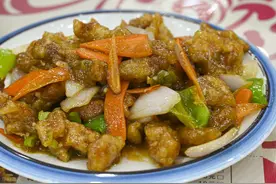 太香了！东北菜靠“硬”实力圈粉外地游客，包你吃得“心服口服”图片