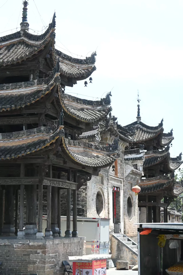 河南与陕西湖北交界处有个镇，被称为“小上海”，古建不输山西