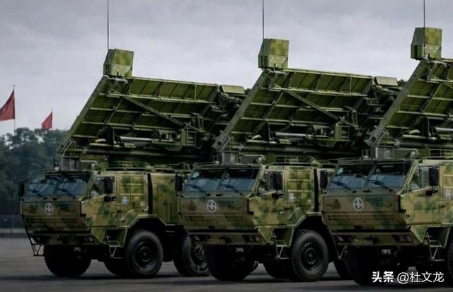 专治无人机蜂群！中国“飓风-3000	”微波武器，3公里内一扫而空