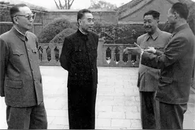 周恩来情系新中国航空工业图片