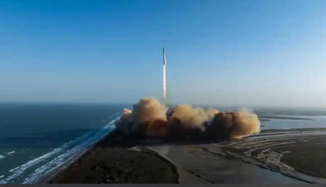 NASA突然“摊牌”！SpaceX星舰拖后腿，登月竞赛或因此输给中国