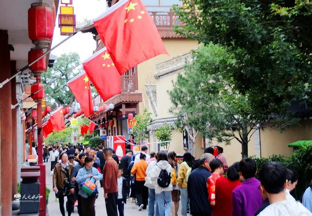 甘肃天水国庆假日第4天持续火热， 麦积山石窟门票早早售罄！