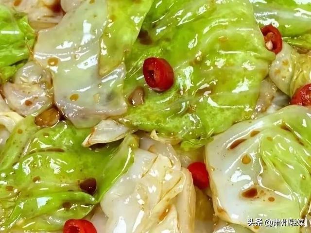 肝火旺盛时，八道素菜可以多吃，解腻美味，降低肝火，老少都爱吃