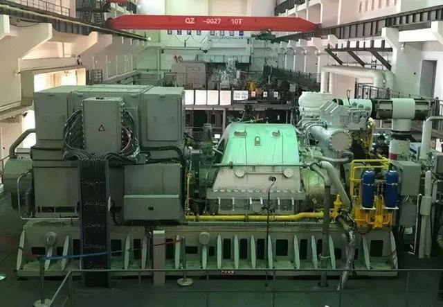 日本偷拍福建舰南下，常规航母天花板，福建舰比美国航母强在哪？