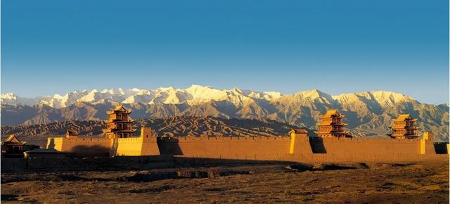 嘉峪关人集合!!🤩冬天这里暖的“心窝窝烫”，本地人表示攒劲滴很~~