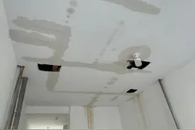 下水道堵塞引纠纷 网格员“疏通”邻里情图片