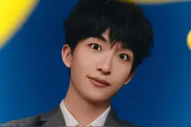 这一年，黄子弘凡上班341天，综艺27档，代言20个，音乐节29场图片