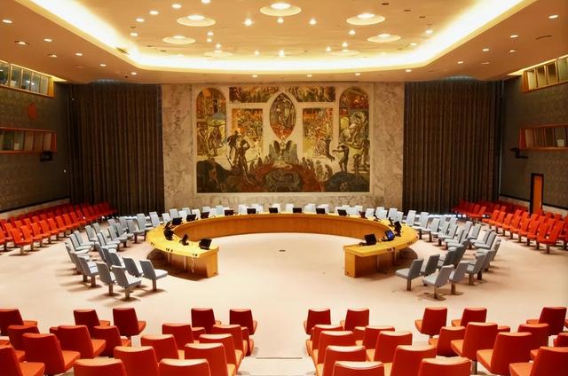 中方告知联合国，开始审判日本，一张王牌已打出，高市不好收场了