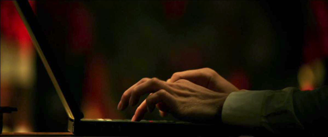 半夜直播涉黄，谁在攻击快手