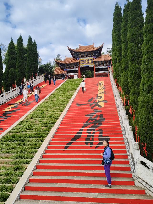 南行漫记：游锦屏山，看世界第一大弥勒佛。