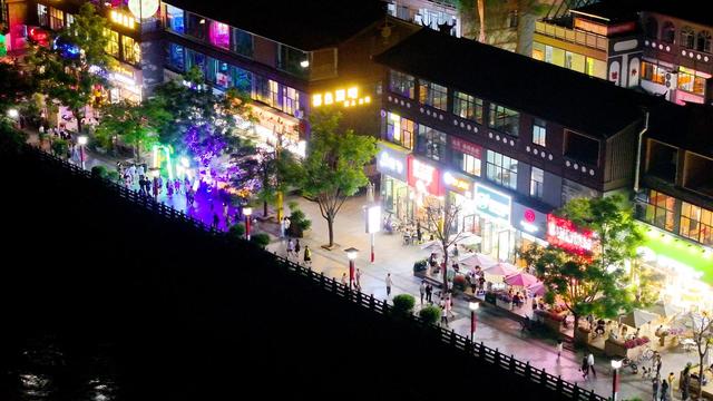 泸水：高温“烤”验催热“清凉经济”