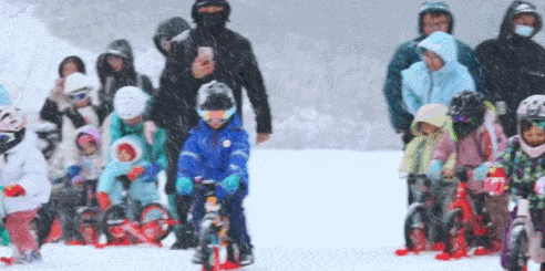 湖北有个滑雪场，让我们一起乘坐高铁享受冬日快乐