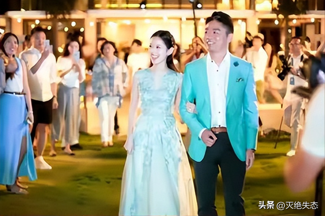 刘强东自爆在章泽天面前没自信，"老夫少妻"的残酷现实显现无疑