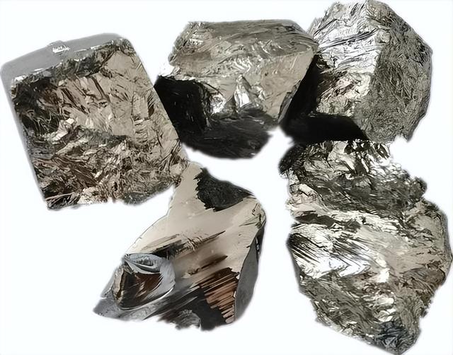 全球“锗”仅8000吨，美国储量第一却不开采，为何中国要开采出口