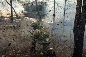 地狱级爆杀！8万俄联军穿插包围，悍将上马，一天绞杀乌军图片