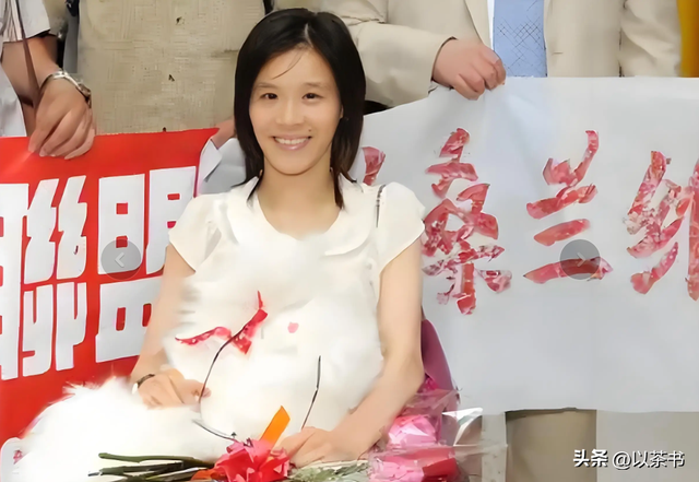 体操名将桑兰现状：瘫痪15年后嫁经纪人，婚后被丈夫和儿子宠上天